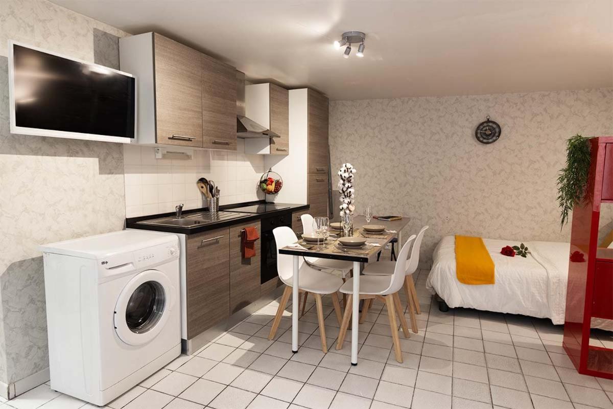 Kasa Confort - Le Calme Au Coeur De La Ville - Tv & Wifi Apartment Saint-Etienne  Bagian luar foto